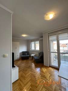 IZDAJEMO NAMEŠTENU GARSONJERU -JANKA ČMELIKA 28m2, 300 eura